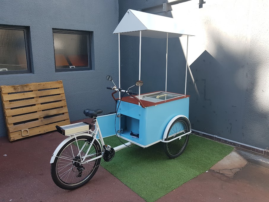 Vente de Rétro Triporteur Isotherme à Chloé