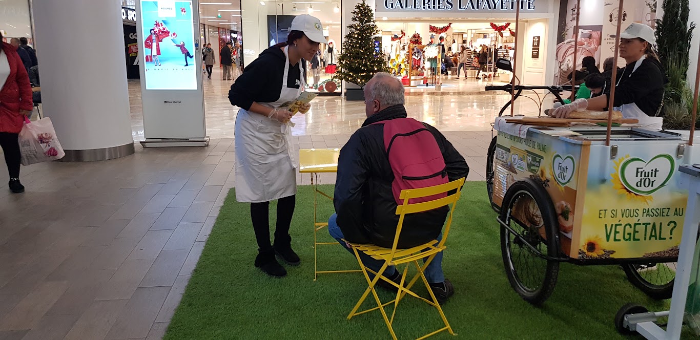 Location Triporteur Rétro Réfrigéré B&W pour Fruit d'Or