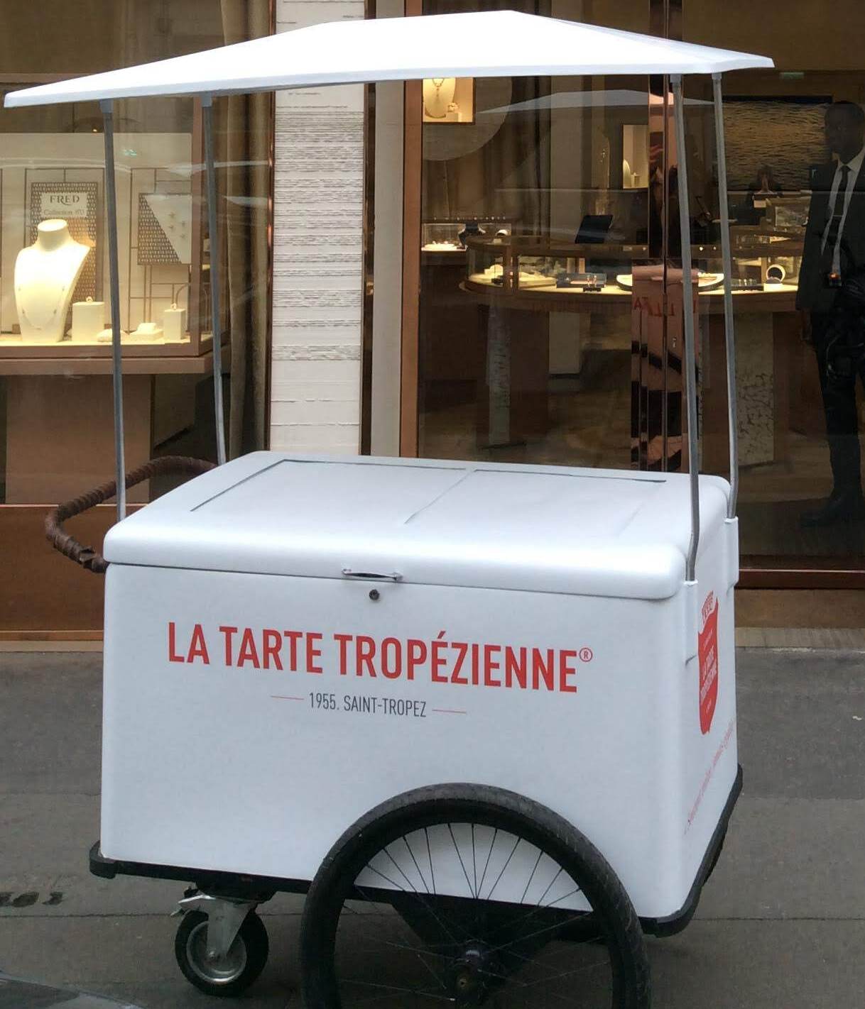 Location triporteur comptoir de Joaillier Fred pour son partenariat avec la Tarte Tropézienne
